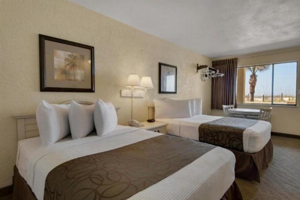 Ramada by Wyndham Panama City Beach / Beachfront image 10