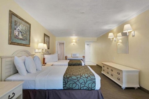 Ramada by Wyndham Panama City Beach / Beachfront image 22