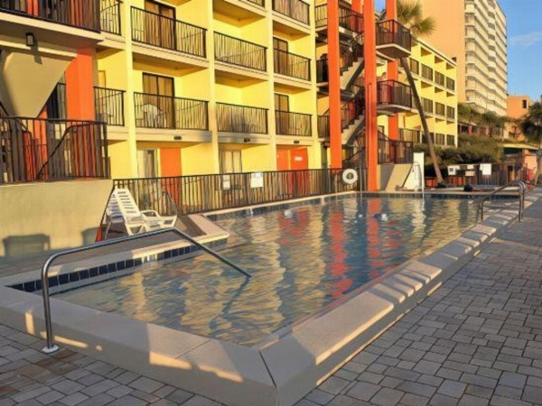 Ramada by Wyndham Panama City Beach / Beachfront image 27