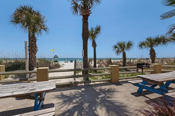 Ramada by Wyndham Panama City Beach / Beachfront image 29